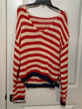 Super cute and cozy loose-knit open stitch pullover sweater.